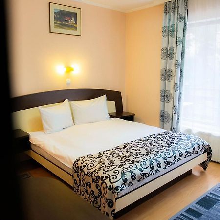 Casa Maia Hotel Busteni Bagian luar foto