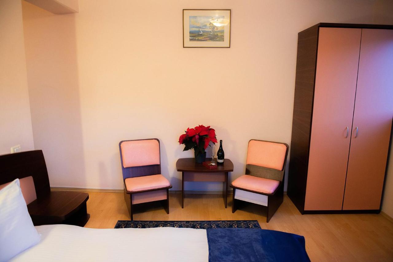 Casa Maia Hotel Busteni Bagian luar foto