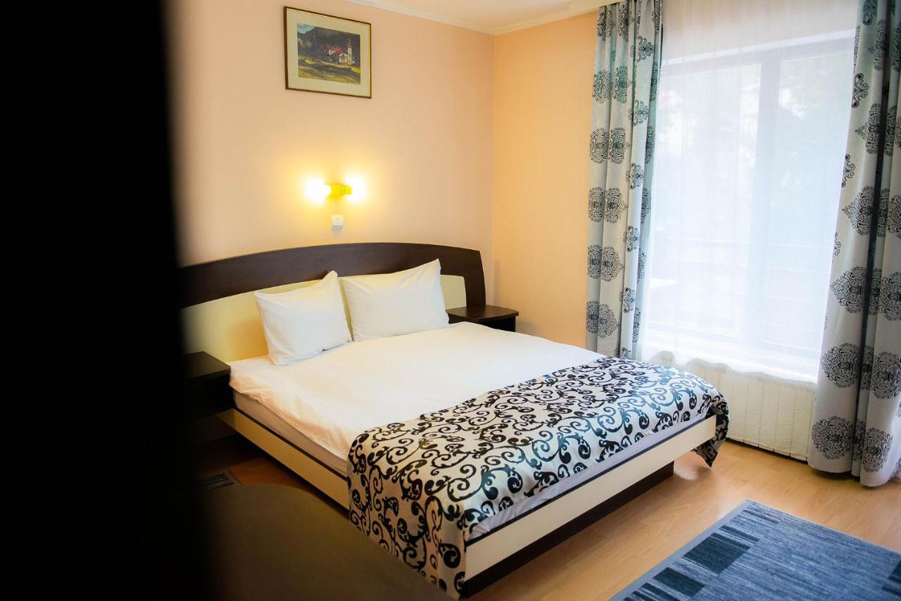 Casa Maia Hotel Busteni Bagian luar foto