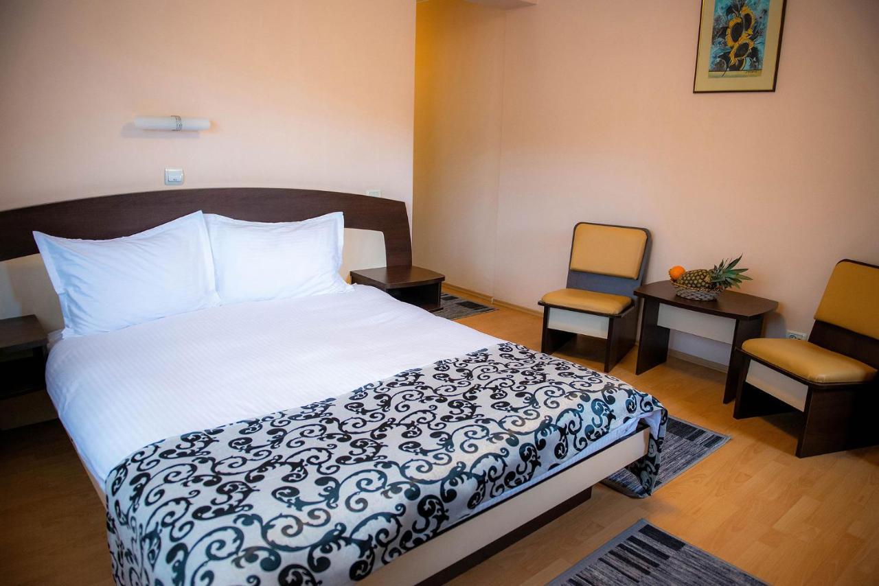 Casa Maia Hotel Busteni Bagian luar foto