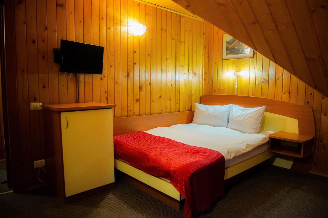 Casa Maia Hotel Busteni Bagian luar foto