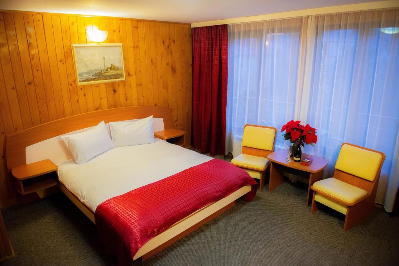 Casa Maia Hotel Busteni Bagian luar foto