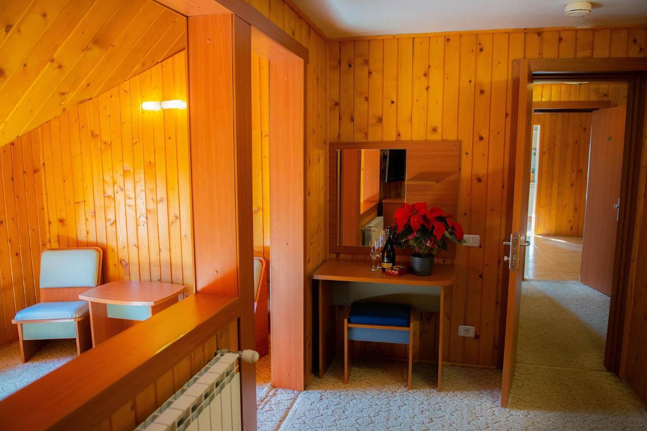 Casa Maia Hotel Busteni Bagian luar foto