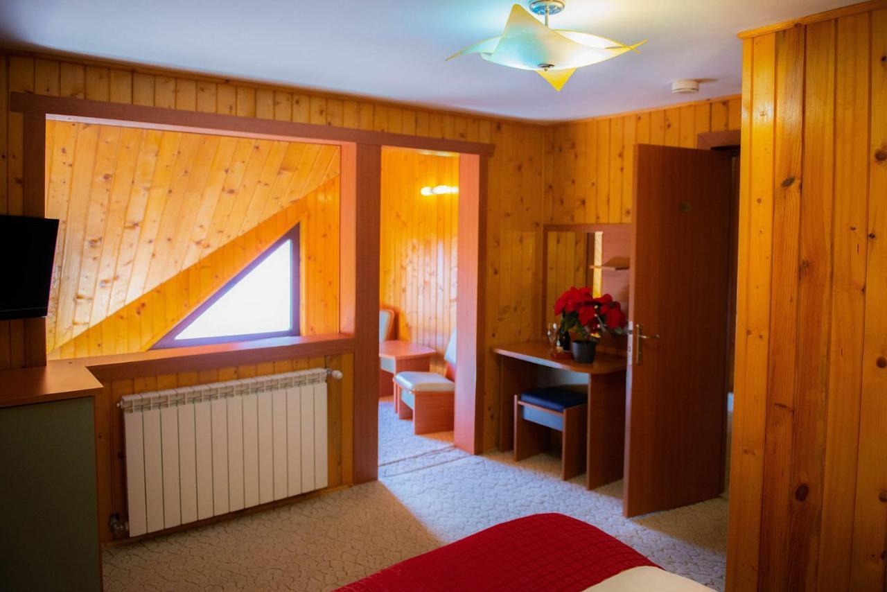 Casa Maia Hotel Busteni Bagian luar foto